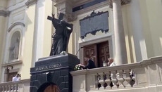 Президент Польши возложил цветы к памятнику Христу, оскверненному ЛГБТ