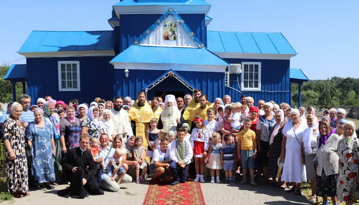 В селі Борисівка в храм повернули викрадену ікону Серафима Саровського. Фото: tulchin-eparchia.org.ua