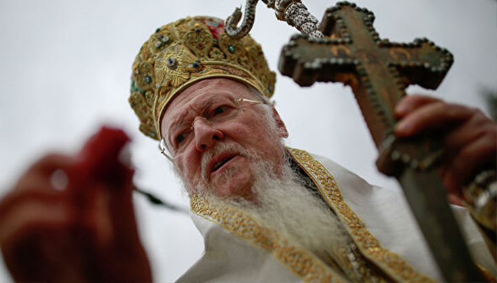 Константинопольский патриарх Варфоломей благословил совершить литургию по случаю Дня независимости Украины. Фото: AP Photo / Emrah Gurel