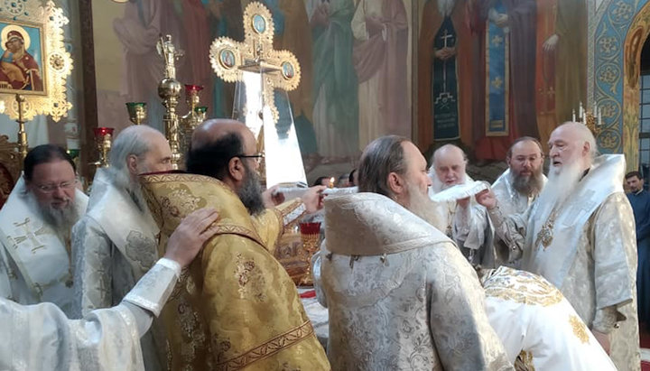 Χειροτονία του Αρχιμανδρίτη Σιλουάν σε επίσκοπο Χερτσάεβ. Φωτογραφία: facebook