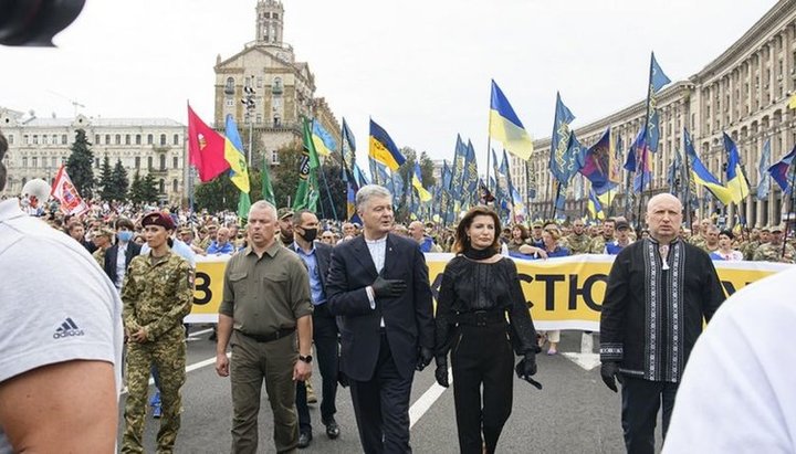 Порошенко на «Марше защитников» в Киеве, 24.08.2020. Фото: ВВС/Владислав Мусиенко