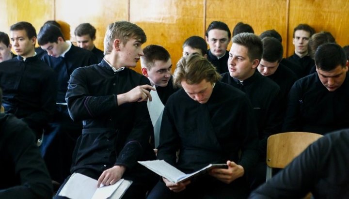 Вступительные экзамены в Одесской духовной семинарии. Фото: seminariya.od.ua