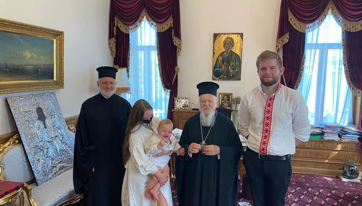 Юраш-старший сообщает что его внука окрестил на Фанаре митрополит Элпидофор. Фото: Facebook