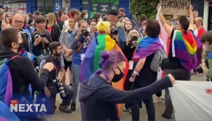 LGBT representatives at protests in Minsk. Photo: a screenshot / NEXTA Live