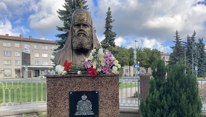 Пам'ятник Патріарху Олексію II в Йихві. Фото: rus.err.ee