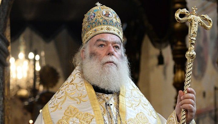 Кипрская Церковь требует считаться с ее позицией