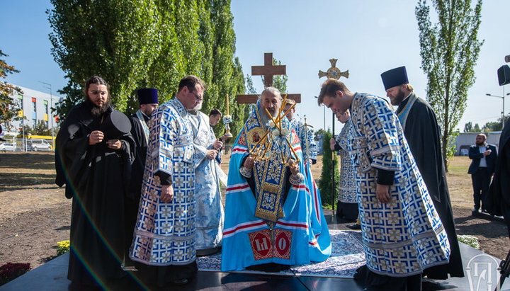 Предстоятель УПЦ освятив місце під храм в Київському інституті ІВ і права