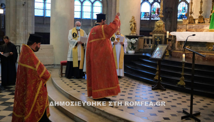 Ορθόδοξος Εσπερινός στην Καθολική Εκκλησία στο Παρίσι Φωτογραφία: romfea.gr