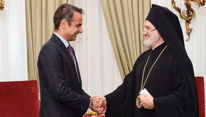 Кириакос Мицотакис и архиепископ Элпидофор. Фото: romfea.gr