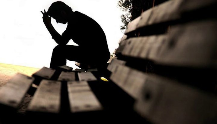 Самоубийца не просто совершает грех, но и сам себя добровольно лишает возможности покаяться. Фото: shazam.com