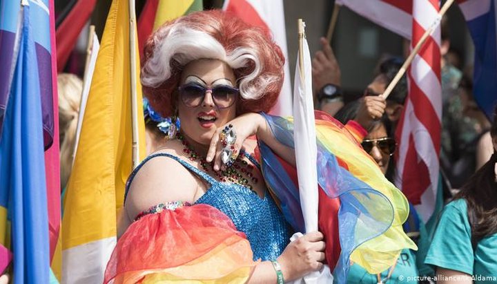 Фото с гей-парада в Лондоне. Июль 2019г. Фото: dw.com