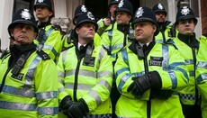 В Лондоне полиция прервала крещение из-за COVID-ограничений