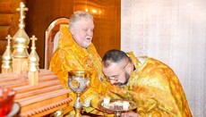 На Закарпатье опального клирика ПЦУ принял другой «епископ»