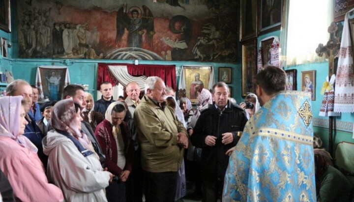 У селі Грибовиця священика УПЦ примушували оголосити про перехід до Київського патріархату