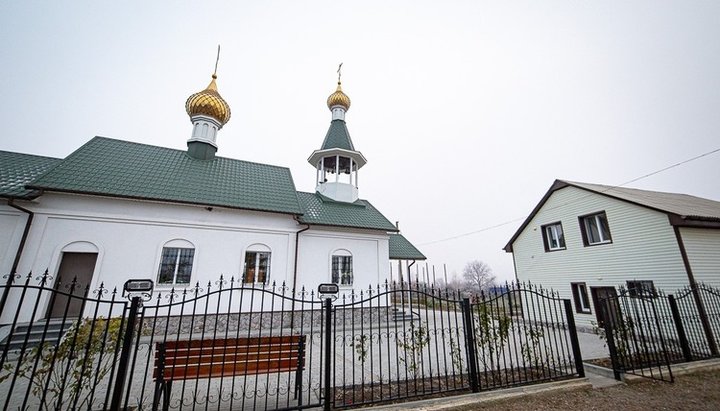 Храм УПЦ в честь Рождества Христова в Максимовке Харьковской области. Фото: eparchia.kharkov.ua