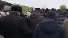 Убитого во Франции мусульманина, обезглавившего учителя, похоронили в Чечне