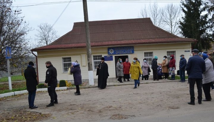 У Бужанці правоохоронці розслідують незаконний «перехід» громади УПЦ в ПЦУ