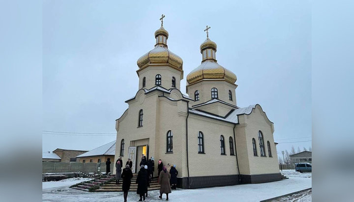 Νέα εκκλησία της διωκόμενης κοινότητας UOC στο χωριό Ράκοβ Λες στο Βολίν. Φωτογραφία: pravoslavna.volyn.ua