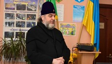 Shostatsky: Presbyteras and kliros prevent priests from joining OCU