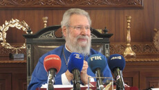 Главу Церкви Кіпру викликали в суд через участь у справі з видачею паспорта