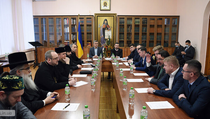 Συνάντηση εκπροσώπων του ΠΣΕκΘΟ και βουλευτών του Βερχόβνα Ράντα. Φωτογραφία: irs.in.ua