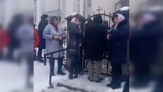Media: Police block entrance to the church for UOC believers in vlg Dilove