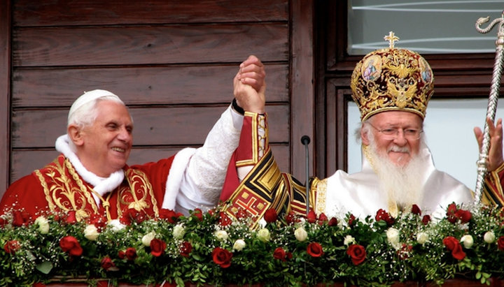 Pope Benedict and Patriarch Bartholomew. Photo: abbaziagreca.it