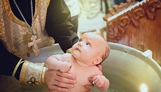 В Румынии требуют изменить обряд Крещения после смерти младенца