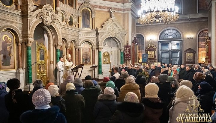 მრევლთა კრება სუმის საკათედრო ტაძარში. ფოტო: portal-pravoslavie.sumy.ua