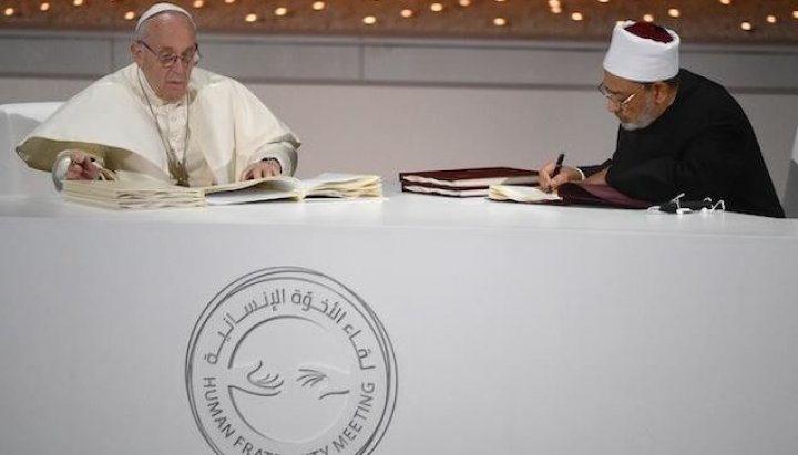 Pope Francis meeting with representatives of Islam. Photo: famigliacristiana.it