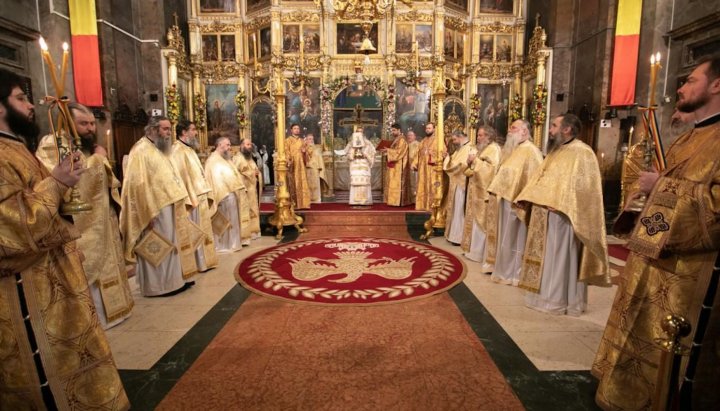 Sfânta Liturghie în Catedrala Mitropolitană din Iași, România. Imagine: doxologia.ro
