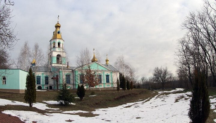 В Онуфриевском монастыре Черкасской епархии УПЦ освятили главный престол