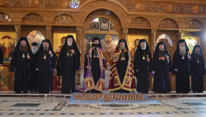 Episcopul Nestor Hunedoreanul și ierarhii care l-au hirotonit. Imagine: facebook.com/orthobuk
