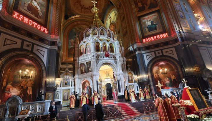 At the Cathedral of Christ the Saviour during the Easter service. Photo: ria.ru