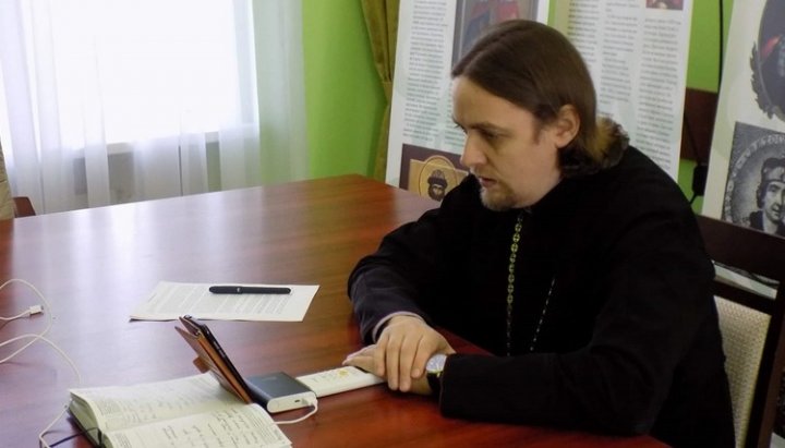 Протоієрей Геннадій Єлін провів онлайн-зустріч з представниками ОБСЄ. Фото: Запорізька єпархія