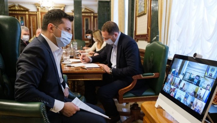 Ο Βλαντίμιρ Ζελένσκι πραγματοποίησε τηλεδιάσκεψη για την επιδημιολογική κατάσταση στη χώρα. Φωτογραφία: president.gov.ua