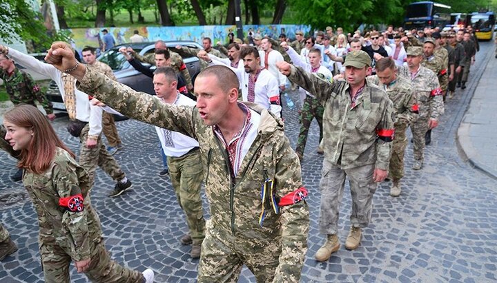 Embroidery march in honor of the 75th anniversary of the creation of the SS Galician Division in 2018 in Lviv. Photo: gazeta.ua