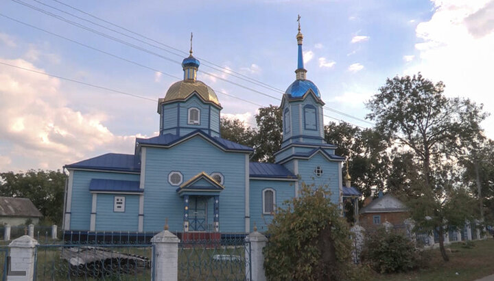 Захваченный Покровский храм УПЦ в Мнишине. Фото: СПЖ