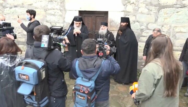 Митрополита Чкондідского Стефана не пустили в монастир Салхино. Фото: Telegram-канал «Лабарум. Сим победиши»