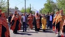 Митрополит Никодим возглавил Пасхальный крестный ход в Рубежном