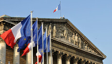 Парламент Франції підтримав введення COVID-перепусток в країні