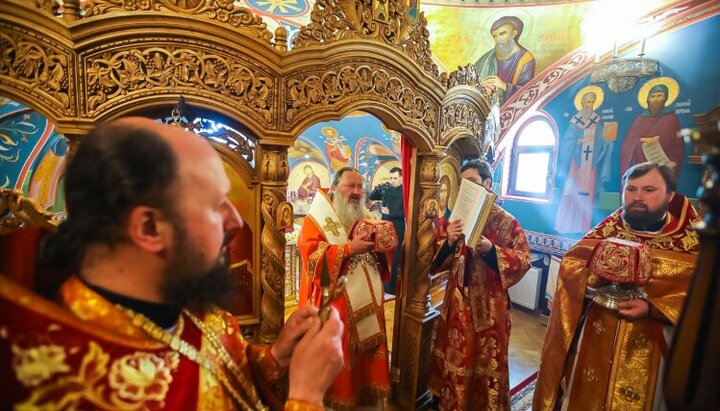 Богослужение перед заседанием Священного Синода УПЦ. Фото: news.church.ua