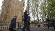 Кличко открыл в Киеве символическую синагогу-памятник