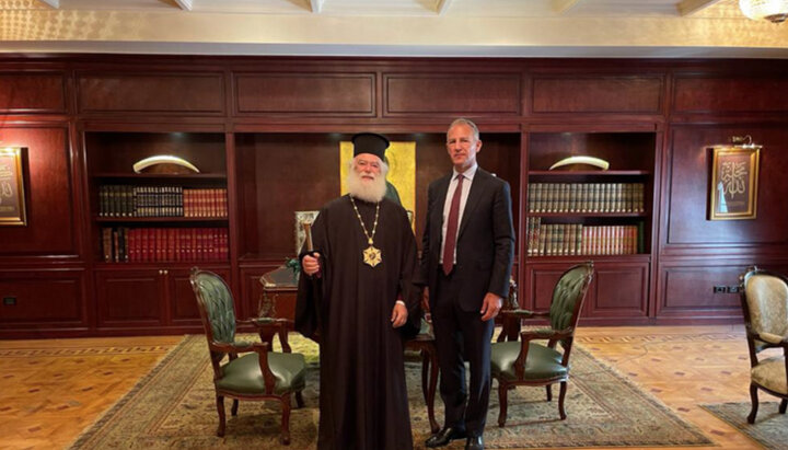 Олександрійський патріарх Феодор і Джонатан Коен. Фото: romfea