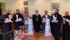 Мукачевский архиерей передал строящимся храмам епархии богослужебную утварь