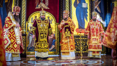Иерархи УПЦ совершили литургию в храме Белорусской Церкви в Солигорске