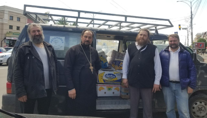 Священики Вінницької єпархії вирушили з гуманітарною допомогою в зону ООС
