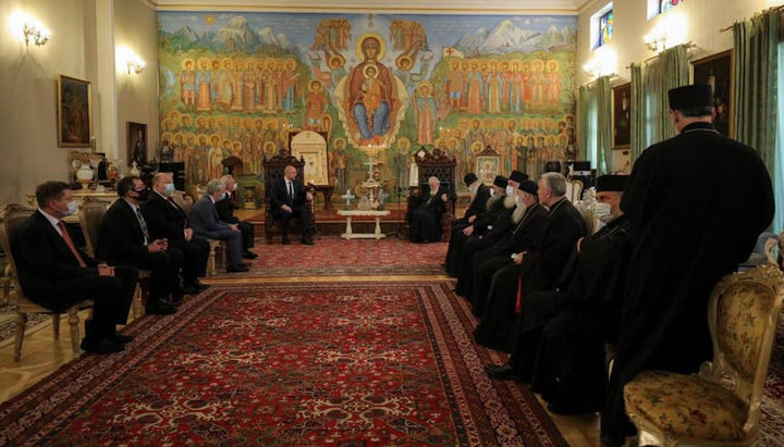 Встреча Дениса Шмыгаля с Патриархом Илией II. Фото: Facebook/Andrii Yurash