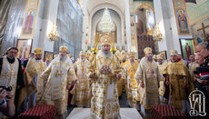 Тринадцать иерархов УПЦ сослужили Предстоятелю за литургией в Запорожье