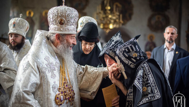 Предстоятель УПЦ во Флоровском монастыре Киева. Фото: news.church.ua